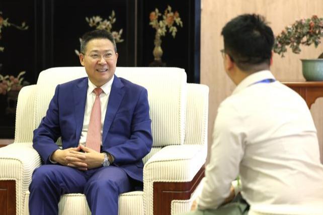 韩国一特斯拉起火司机困后座被烧死