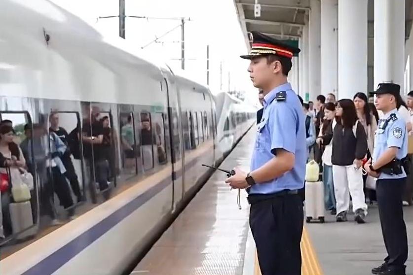 “要永远跟党走，做永远的‘四大队’队员”