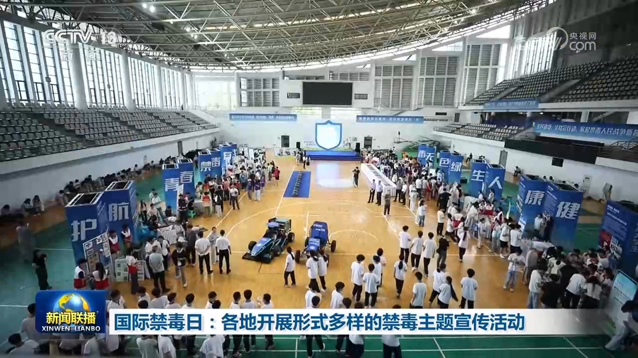 解放军歼击机轰炸机跨海峡奔袭迫近台岛